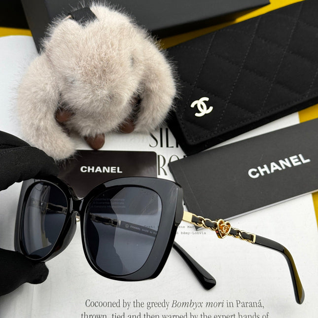 SQUARE SUNGLASSES CH25801 IN ACETATE HEART CHAIN METAL