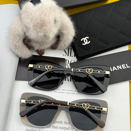 SQUARE SUNGLASSES CH25801 IN ACETATE HEART CHAIN METAL