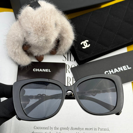 SQUARE SUNGLASSES CH25801 IN ACETATE HEART CHAIN METAL