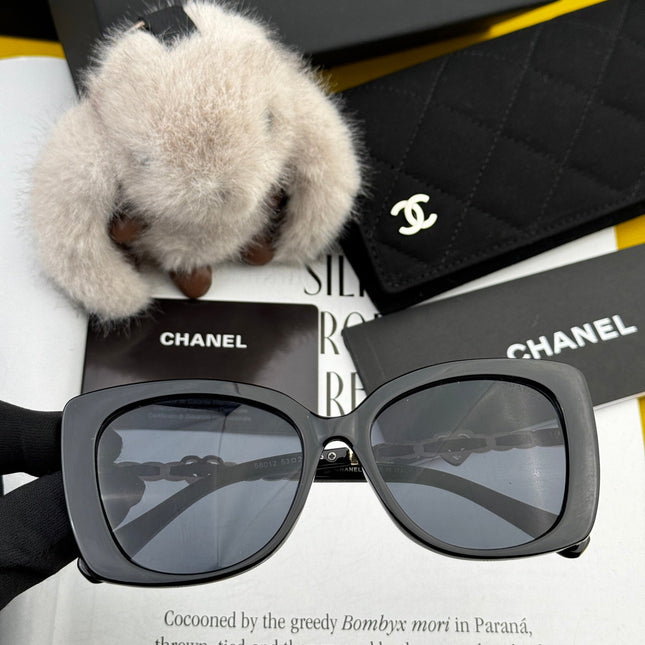 SQUARE SUNGLASSES CH25801 IN ACETATE HEART CHAIN METAL