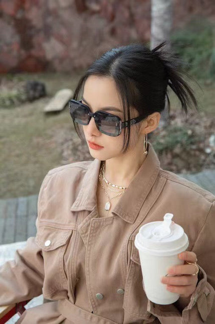 MONTAIGNE SUNGLASS CD5771 IN BLACK ACETATE