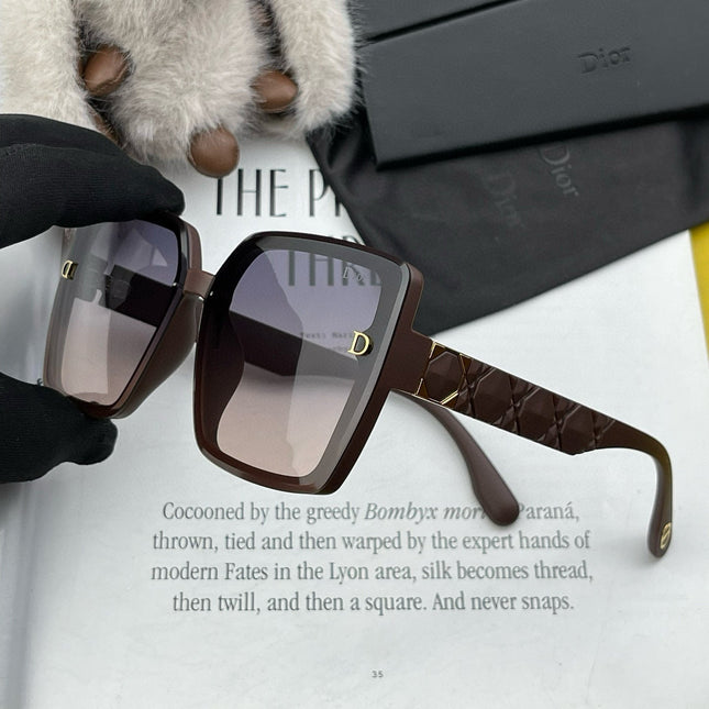 MONTAIGNE SQUARE SUNGLASS CD1590 IN ACETATE