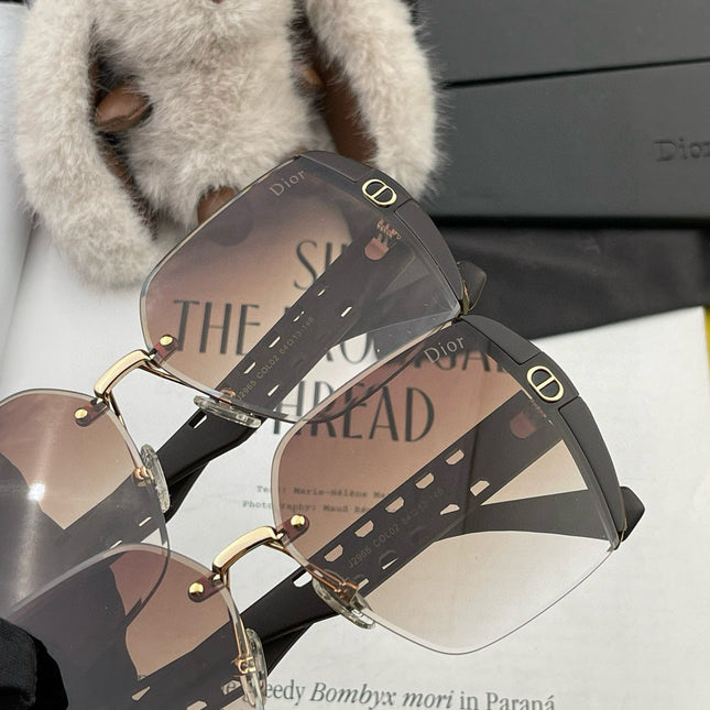 MONTAIGNE SQUARE SUNGLASS CD5296 IN ACETATE