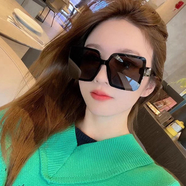 MONTAIGNE SQUARE SUNGLASS D6227 IN ACETATE