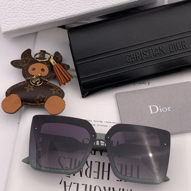 MONTAIGNE SQUARE SUNGLASS D6227 IN ACETATE