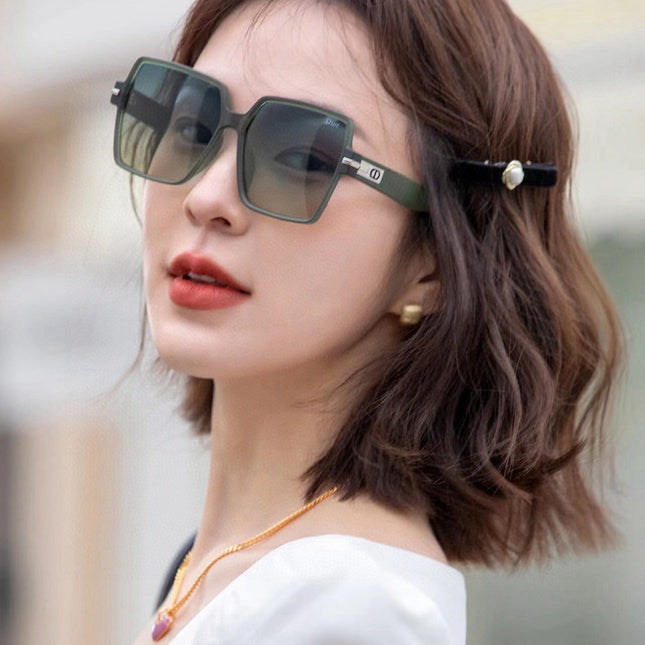 MONTAIGNE SQUARE SUNGLASS CD4780 IN ACETATE