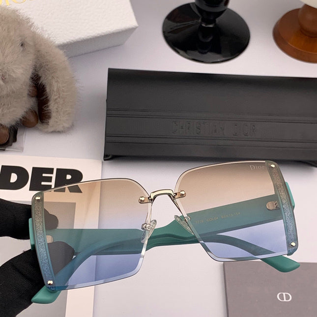 MONTAIGNE SQUARE SUNGLASS CD1677 IN ACETATE