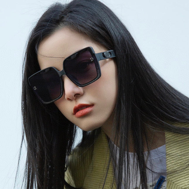 MONTAIGNE SQUARE SUNGLASS CD7129 IN ACETATE