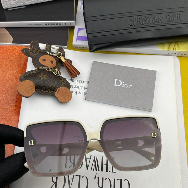 MONTAIGNE SQUARE SUNGLASS CD7129 IN ACETATE