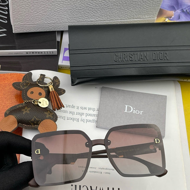 MONTAIGNE SUNGLASS CD2682 IN ACETATE