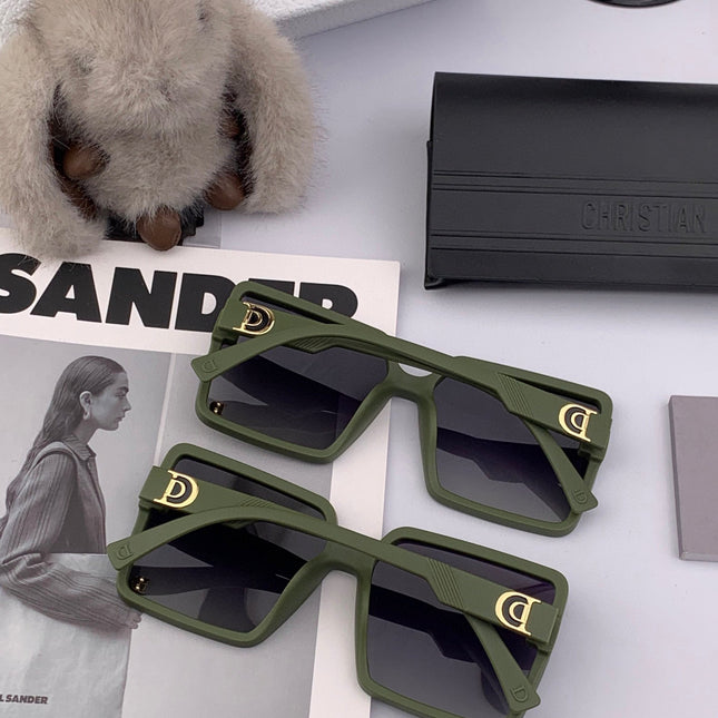 MONTAIGNE SUNGLASS CD1595 IN GREEN ACETATE