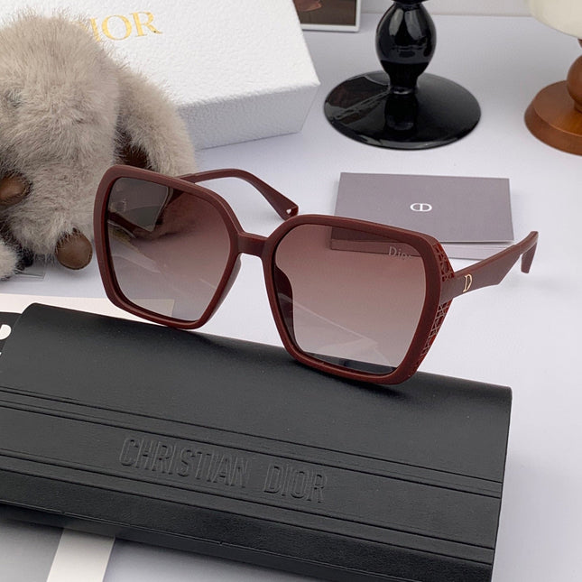 MONTAIGNE SUNGLASS D7732 IN BROWN ACETATE