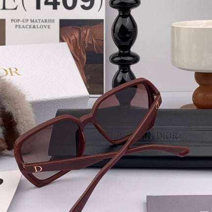 MONTAIGNE SUNGLASS D7732 IN BROWN ACETATE