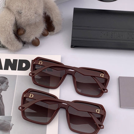 MONTAIGNE SUNGLASS D7732 IN BROWN ACETATE