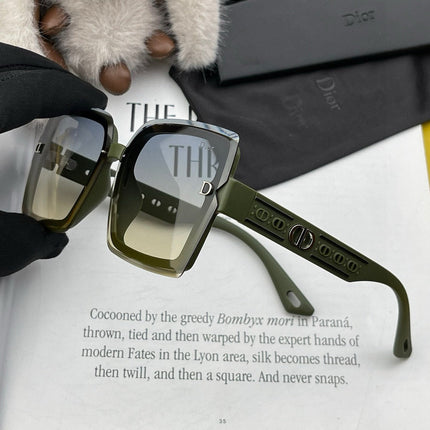 MONTAIGNE SUNGLASS CD2590 IN ACETATE