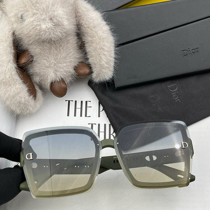 MONTAIGNE SUNGLASS CD2590 IN ACETATE