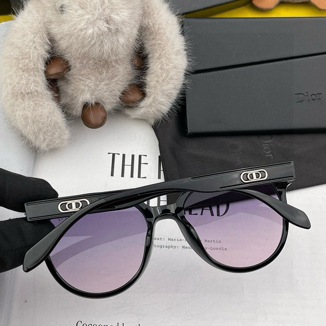 MONTAIGNE SUNGLASS CD5106 IN BLACK ACETATE