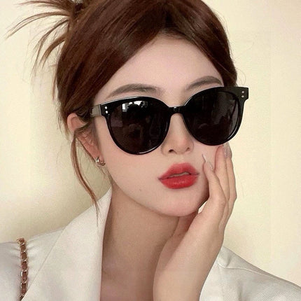 MONTAIGNE SUNGLASS CD5106 IN BLACK ACETATE