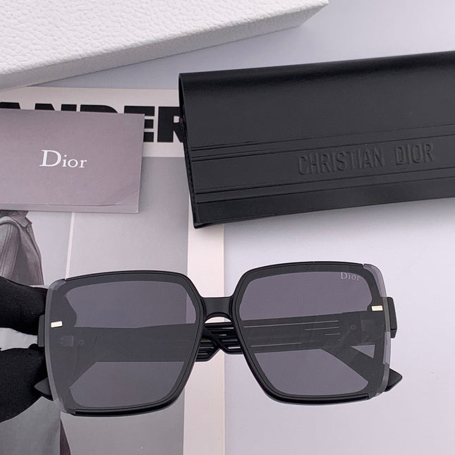 MONTAIGNE SUNGLASS CD7780 IN ACETATE