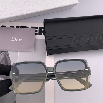 MONTAIGNE SUNGLASS CD7780 IN ACETATE