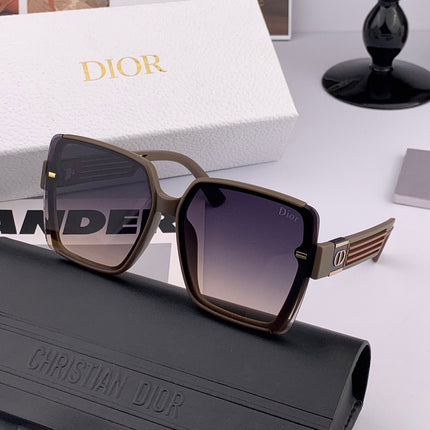 MONTAIGNE SUNGLASS CD7780 IN ACETATE