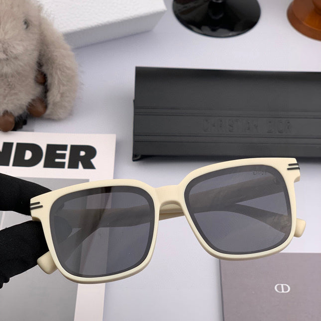 MONTAIGNE SUNGLASS CD195 IN IVORY ACETATE