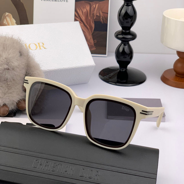 MONTAIGNE SUNGLASS CD195 IN IVORY ACETATE