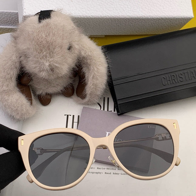 MONTAIGNE SUNGLASS CD3752 IN ACETATE