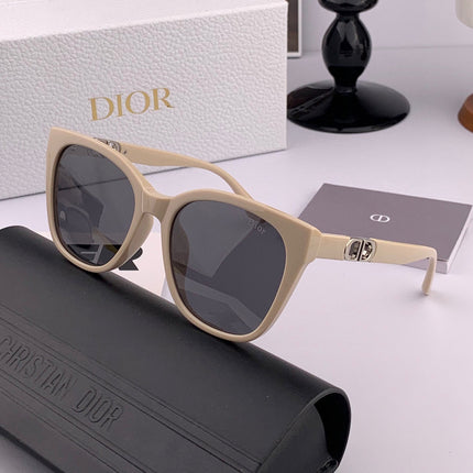 MONTAIGNE SUNGLASS CD67711 IN ACETATE