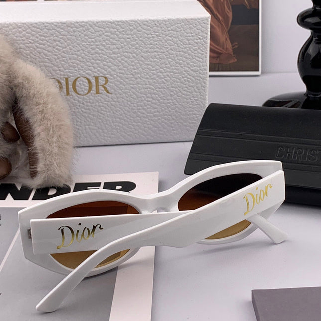 MONTAIGNE SUNGLASS D8620 IN WHITE ACETATE BROWN LENSES