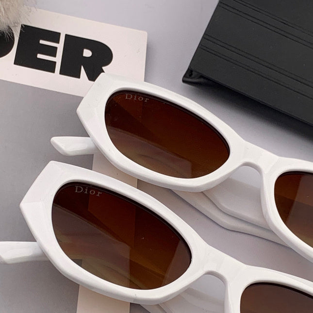 MONTAIGNE SUNGLASS D8620 IN WHITE ACETATE BROWN LENSES