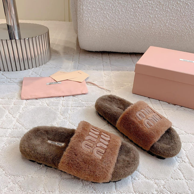 RABBIT FUR SLIPPERS BROWN WITH EMBROIDED LOGO