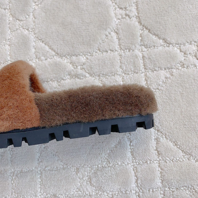 RABBIT FUR SLIPPERS BROWN WITH EMBROIDED LOGO