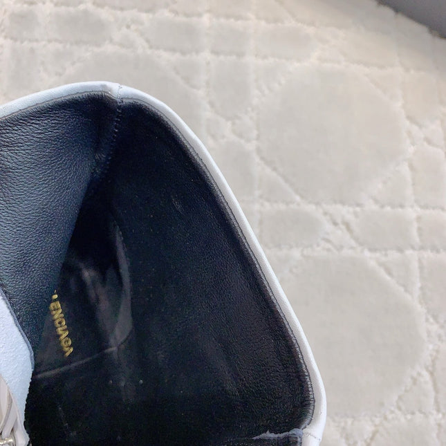 POINTED-TOE HIGH HEEL BOOTS IN WHITE SMOOTH LAMBSKIN