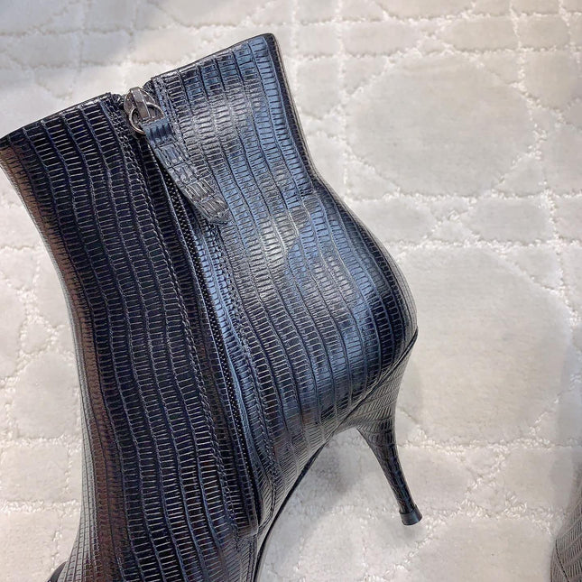 POINTED-TOE HIGH HEEL BOOTS IN BLACK LIZARD EMBOSSED CALFSKIN