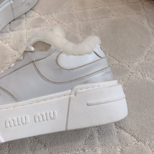 THICK SOLE SNEAKERS IN CHROME GRAY LAMBSKIN WITH RABBIT FUR LINING