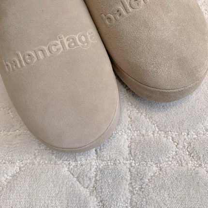 ALASKA SLIPPER IN BEIGE SUEDE