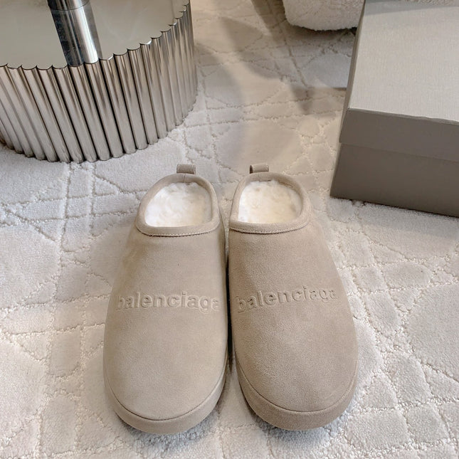 ALASKA SLIPPER IN BEIGE SUEDE