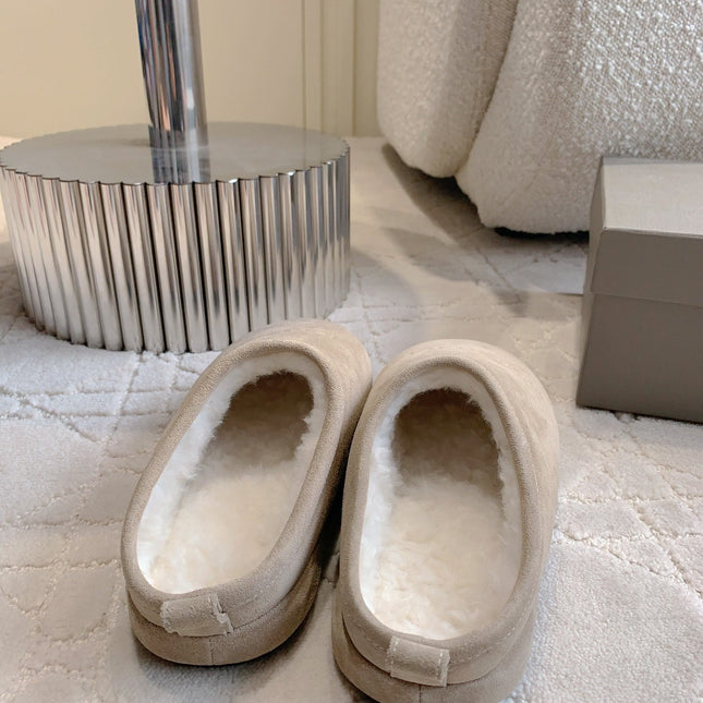 ALASKA SLIPPER IN BEIGE SUEDE