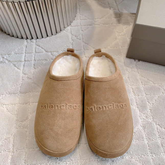 ALASKA SLIPPER IN CAMEL BROWN SUEDE