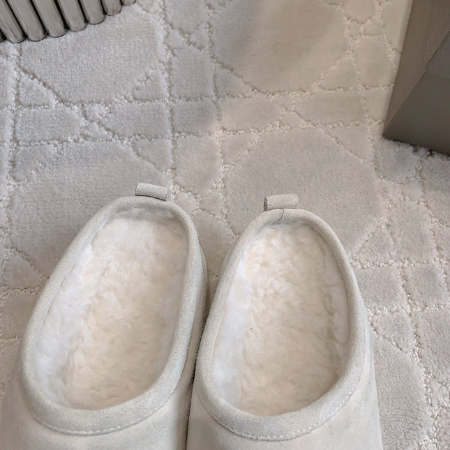 ALASKA SLIPPER IN WHITE SUEDE