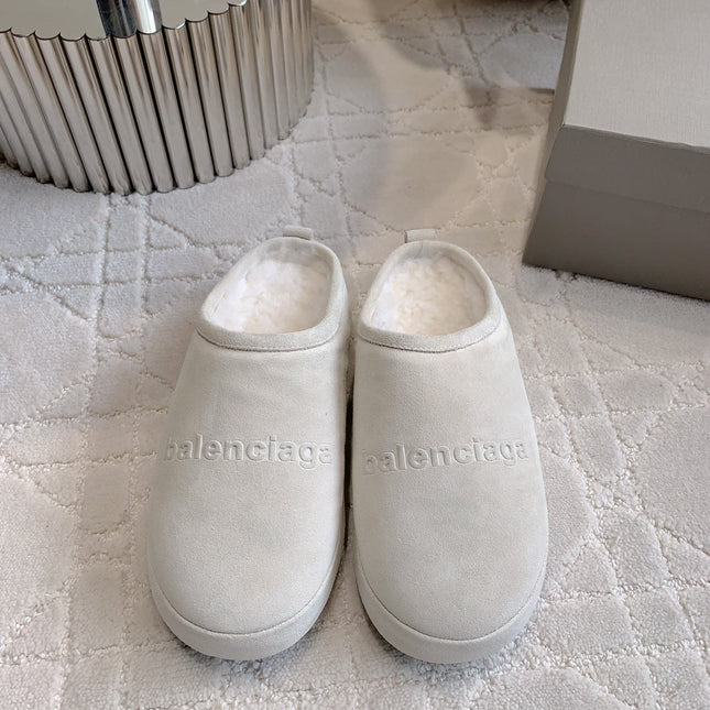 ALASKA SLIPPER IN WHITE SUEDE
