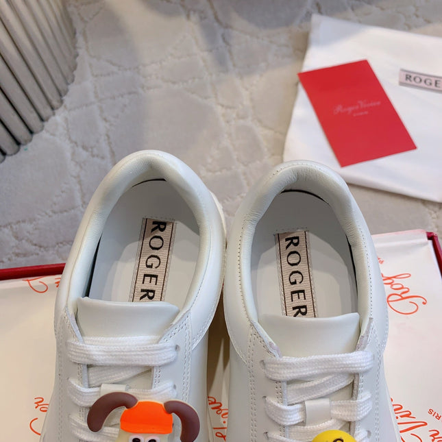 VIV' SKATE SNEAKERS IN WHITE CALFSKIN WITH CARTOON CHARM LACES