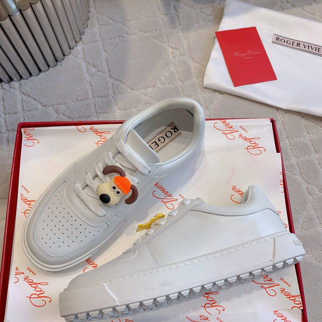 VIV' SKATE SNEAKERS IN WHITE CALFSKIN WITH CARTOON CHARM LACES