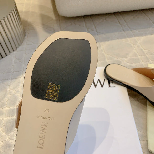 PETAL BELT FLAT SANDAL IN BEIGE CREAM CALFSKIN