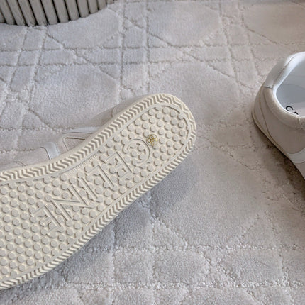 CELINE 25S JOGGER LOW LACE UP SNEAKER IN LIGHT GRAY CALFSKIN AND SUEDE