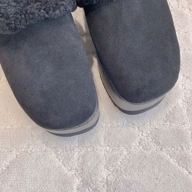 CELINE 25S DANA WEDGE MULE 70MM IN BLACK SUEDE CALFSKIN AND SHEARLING