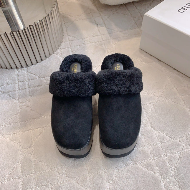 CELINE 25S DANA WEDGE MULE 70MM IN BLACK SUEDE CALFSKIN AND SHEARLING