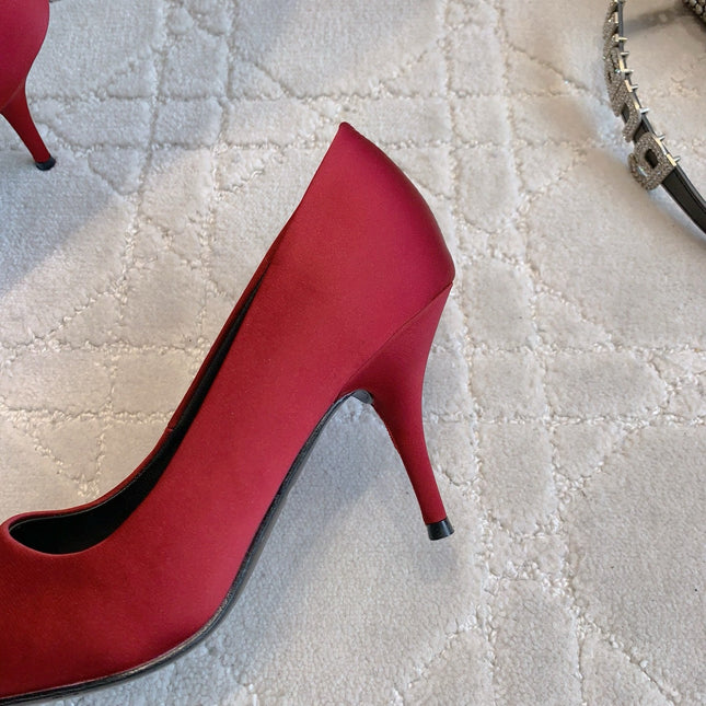 BALENCIAGA 25S POINTED-TOE HIGH HEELS 70 MM IN RED SATIN WITH GOLD HARDWARE