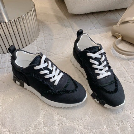 HM SNEAKER LOW SPORTS IN BLACK MESH